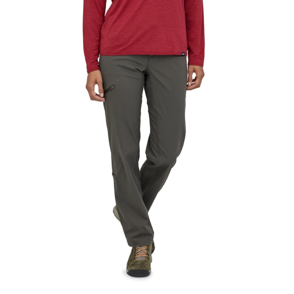 Patagonia Women’s KHAKI Cream Quadry Hiking Pants